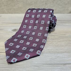 Britches of Georgetowne Mens Silk Tie Geometric Approx. 58" L 4" W Necktie‎ Red